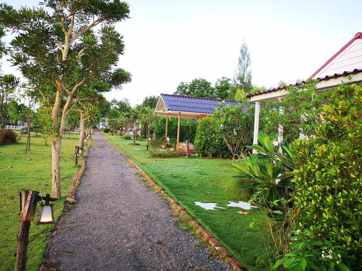 Terrua Main Ten Villa Garden Suan Phueng Exteriör bild