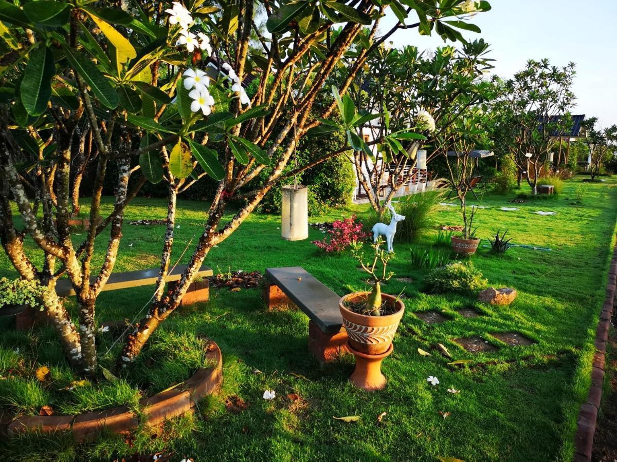 Terrua Main Ten Villa Garden Suan Phueng Exteriör bild